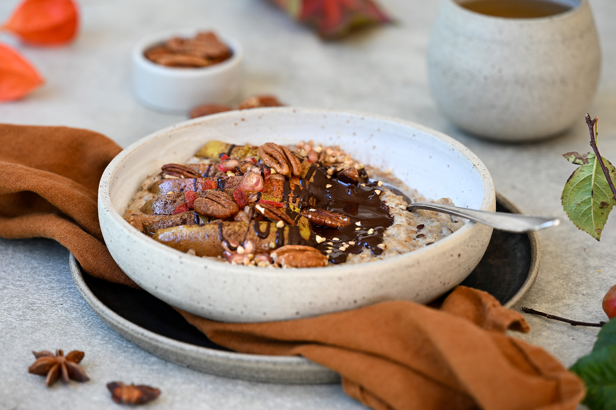 Porridge mit Brat-Birne und Schokolade | Rezepte | Dr. Budwig