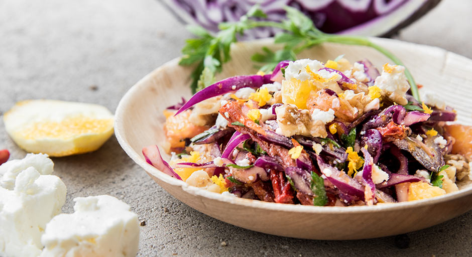 Rotkohlsalat mit Orangen und Fetawürfeln | Rezepte | Dr. Budwig