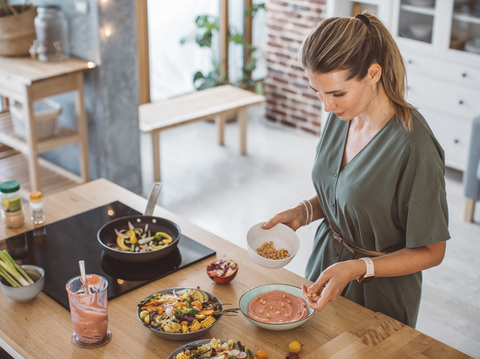 Dutch Health Coach Promotes Quark and Linseed Oil as Alternatives to Chemotherapy